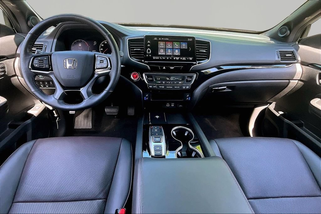 Used 2025 Honda Ridgeline Black Edition image 8