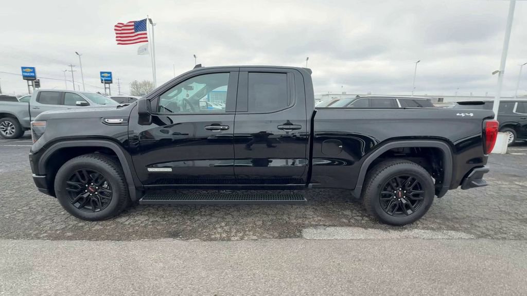 Used 2025 GMC Sierra 1500 Elevation AWD/4WD image 5