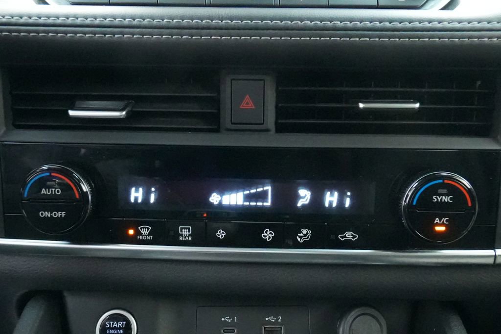 Used 2023 Nissan Rogue SV image 30