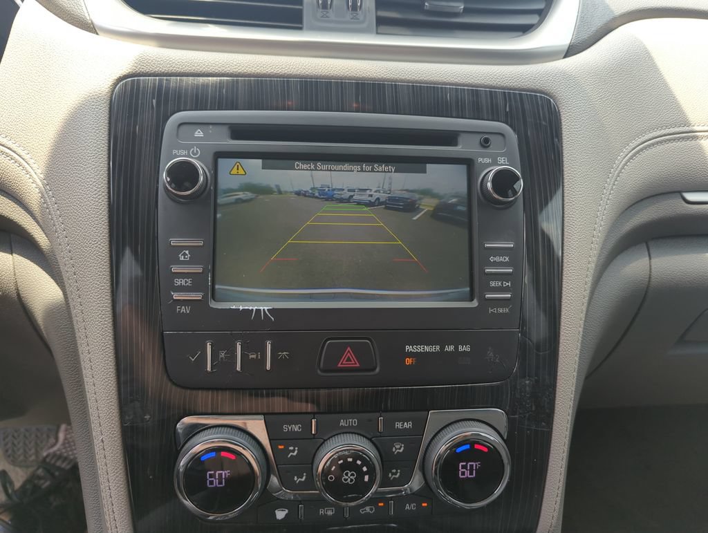 Used 2015 Chevrolet Traverse LT FWD image 25