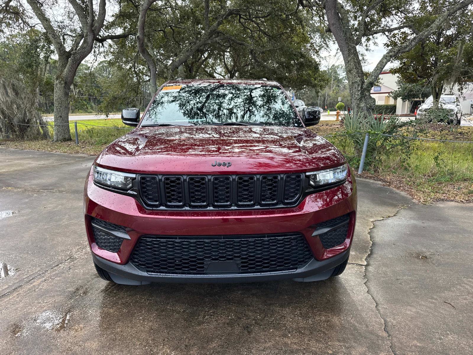 Certified 2025 Jeep Grand Cherokee Altitude image 8