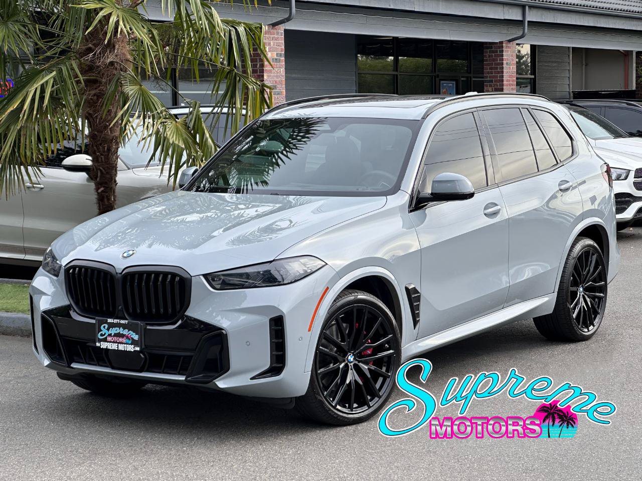 Used 2025 BMW X5 xDrive40i w/ M Sport Package AWD/4WD image 1