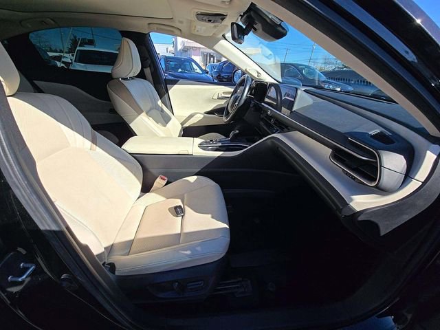 Used 2023 Toyota Crown image 13