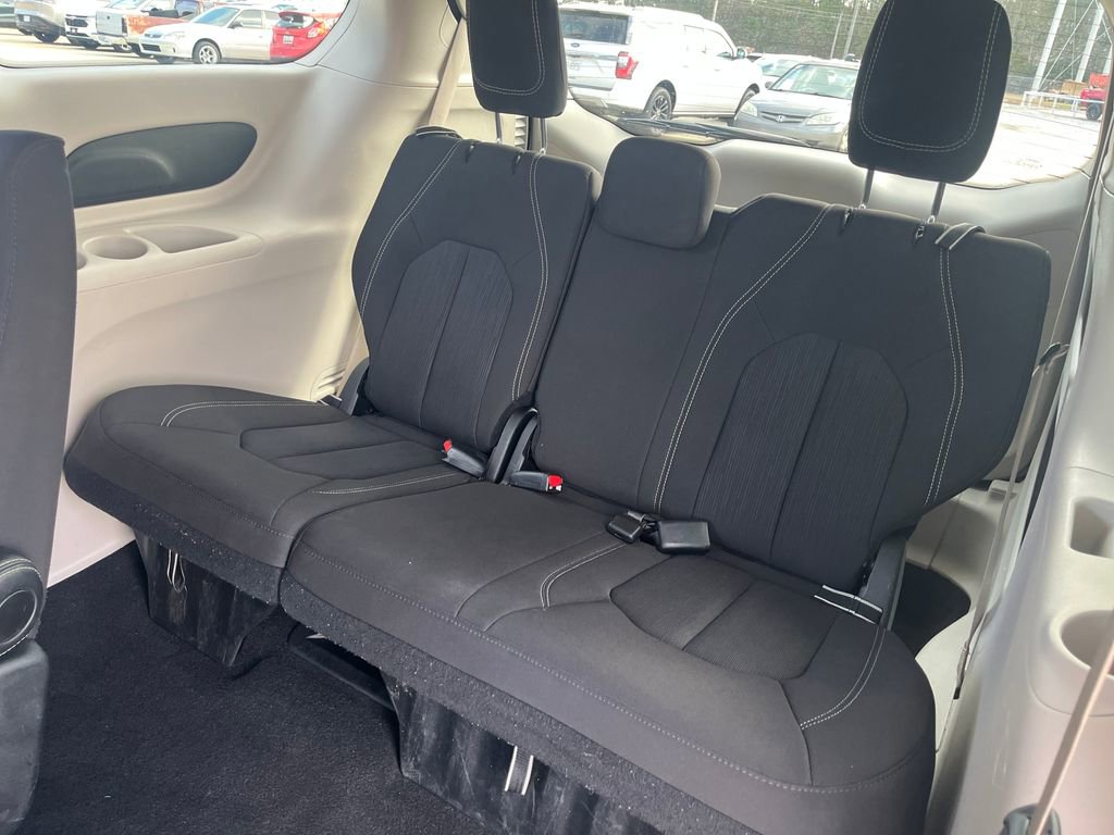 Used 2024 Chrysler Voyager LX image 31