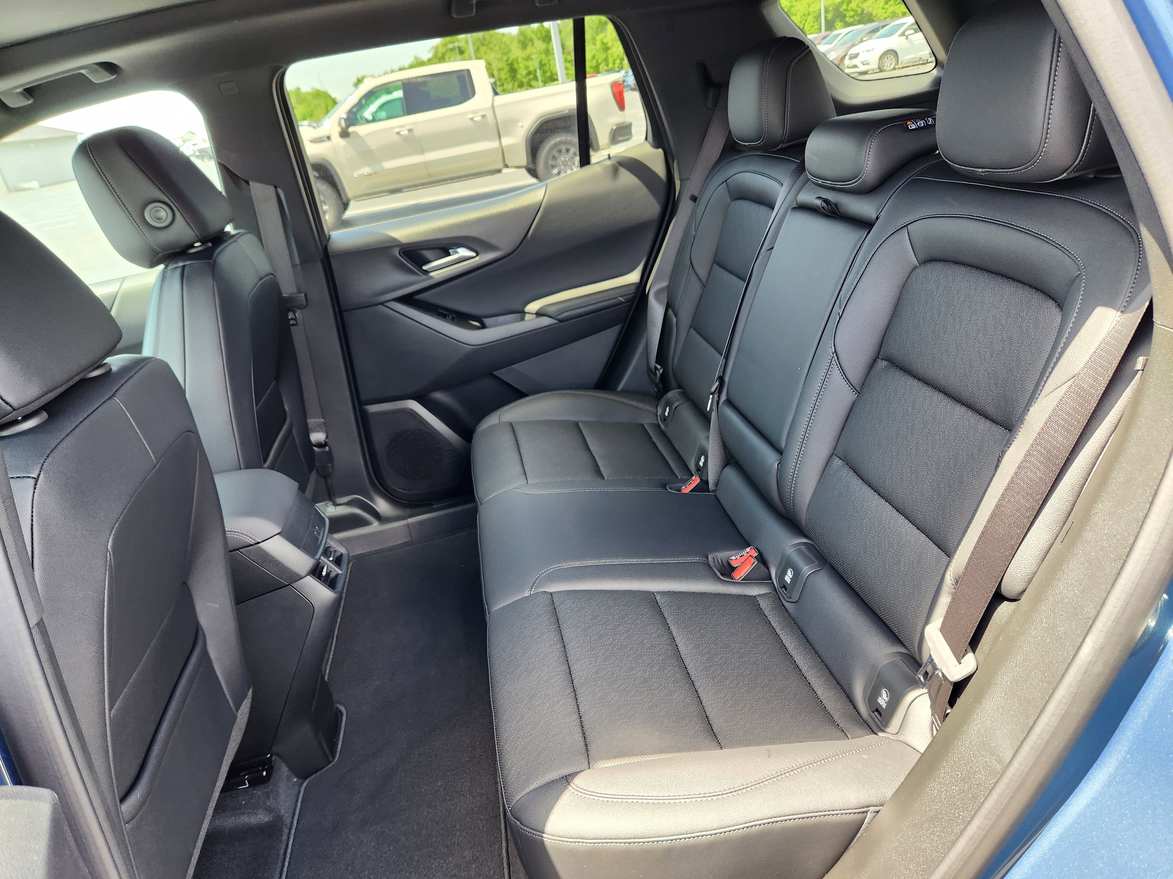 New 2026 Chevrolet Equinox LT AWD/4WD image 8