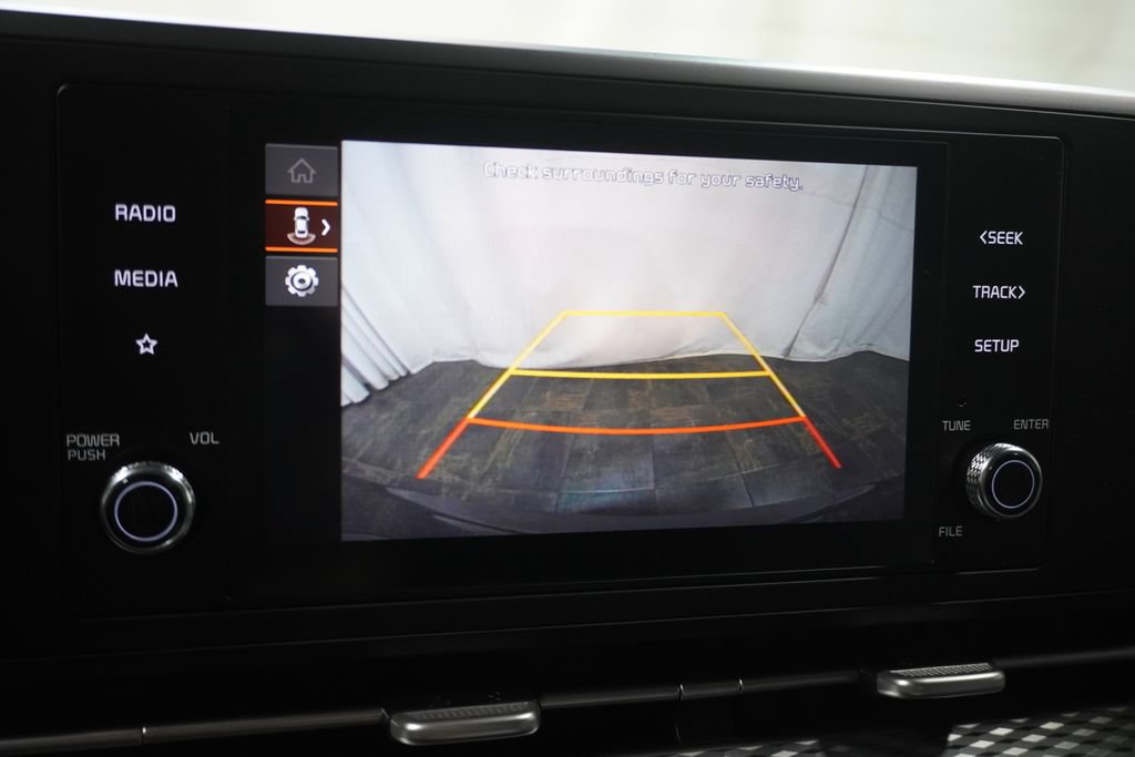 Used 2024 Kia Carnival LX FWD image 25