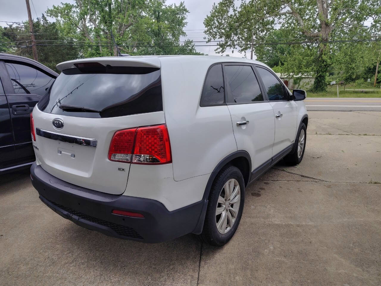 Used 2011 Kia Sorento EX AWD/4WD image 3