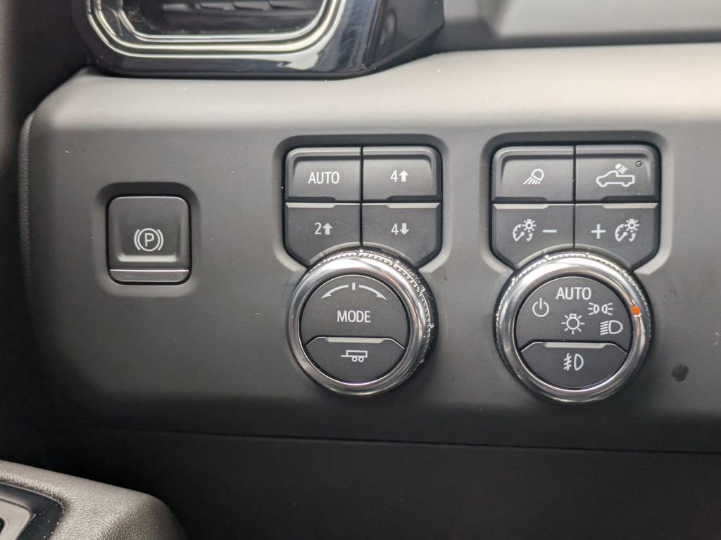 Used 2024 GMC Sierra 1500 AT4 w/ AT4 Premium Package image 26