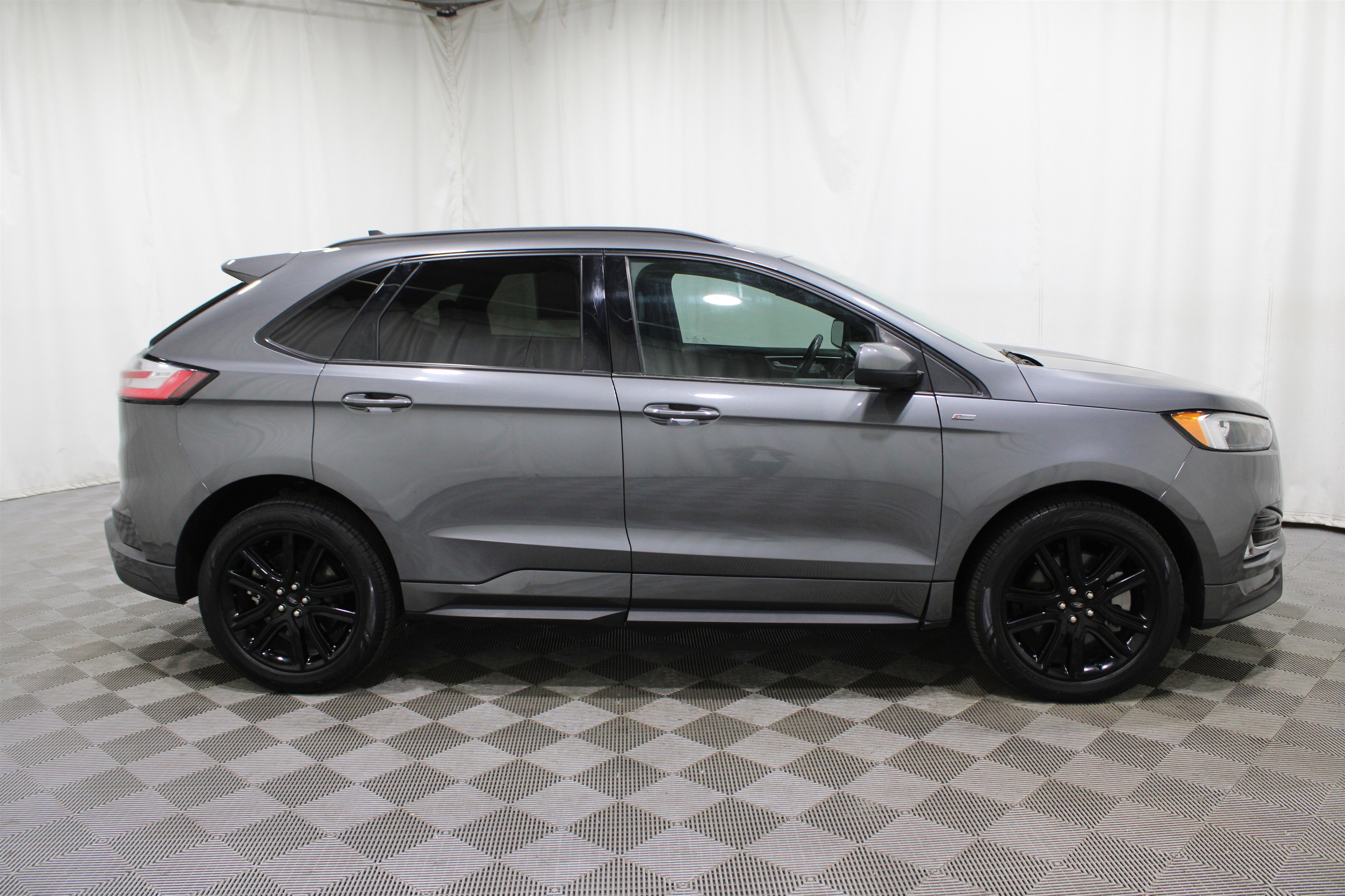 Used 2022 Ford Edge ST-Line image 29