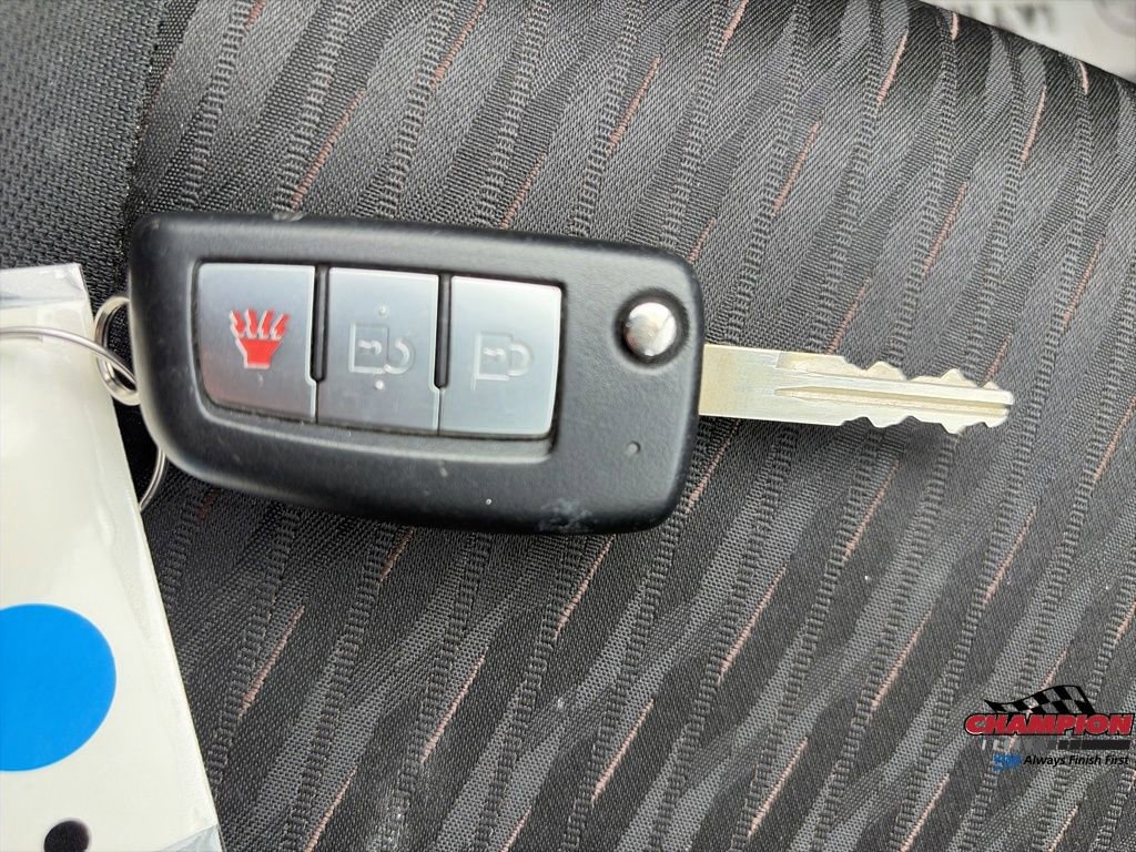 Used 2018 Nissan Rogue S AWD/4WD image 24