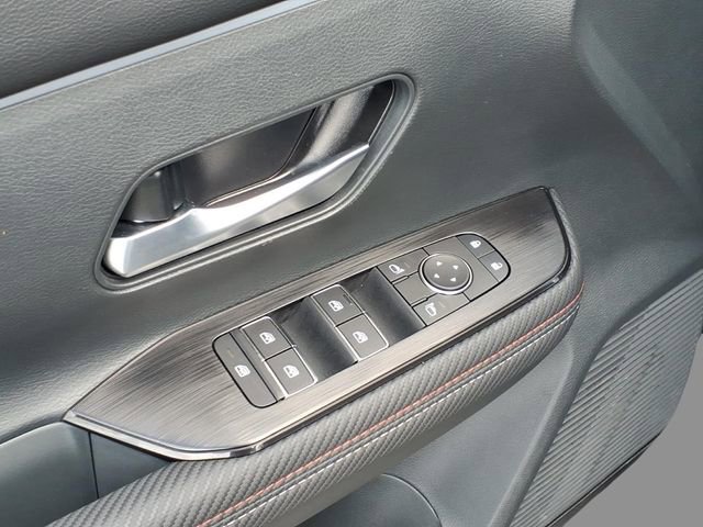 Used 2025 Nissan Kicks SR image 17