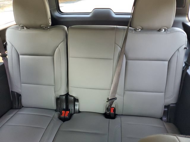 Used 2023 Chevrolet Suburban Z71 AWD/4WD image 12