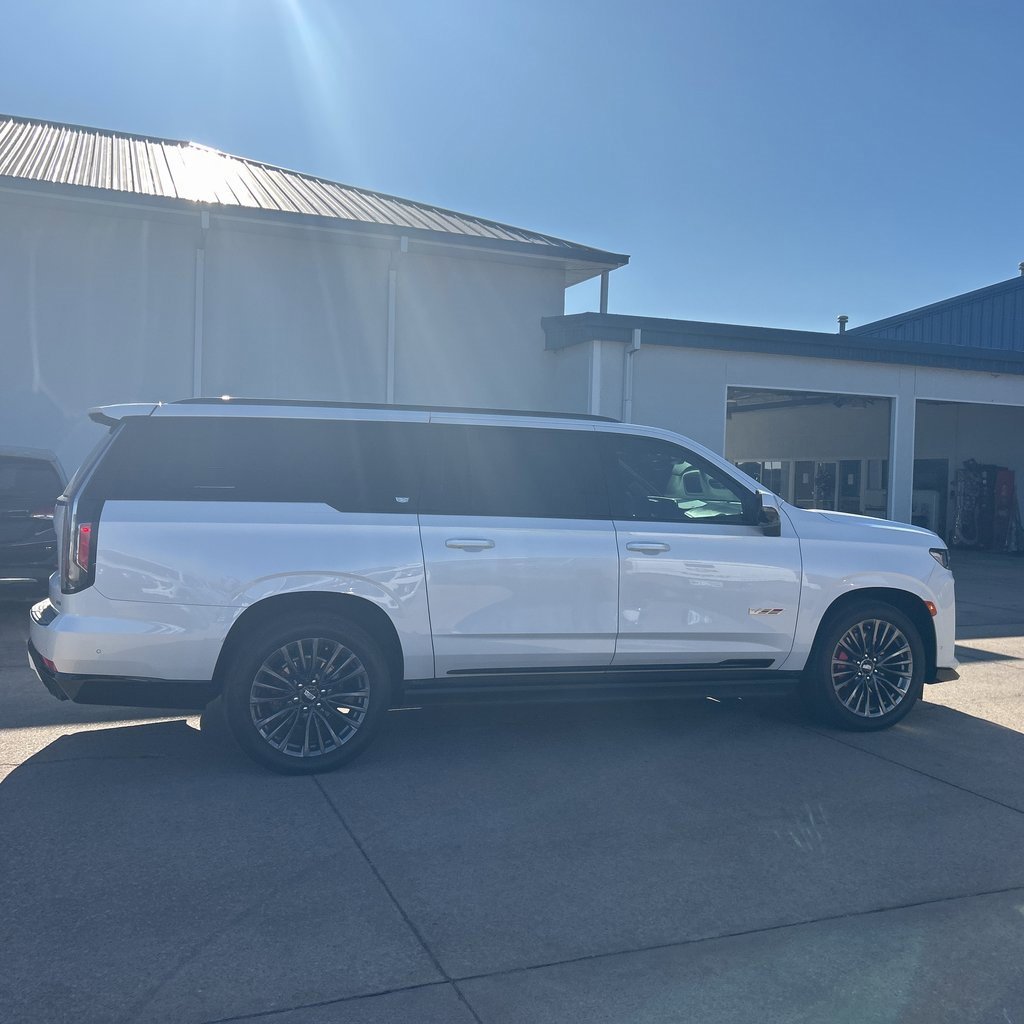 Used 2023 Cadillac Escalade ESV V image 8