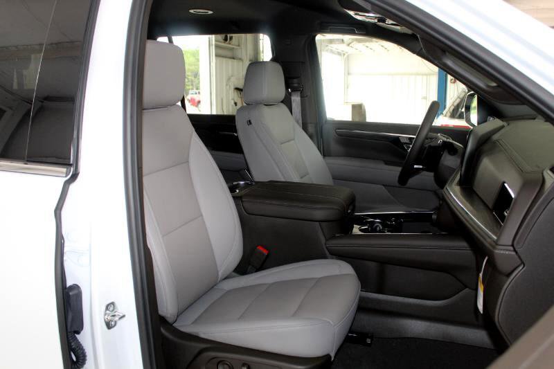 New 2025 Chevrolet Tahoe LT w/ Comfort Package image 17