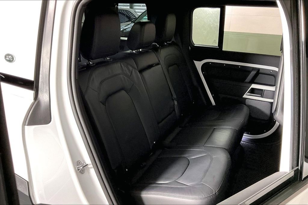 Used 2024 Land Rover Defender 110 S image 26
