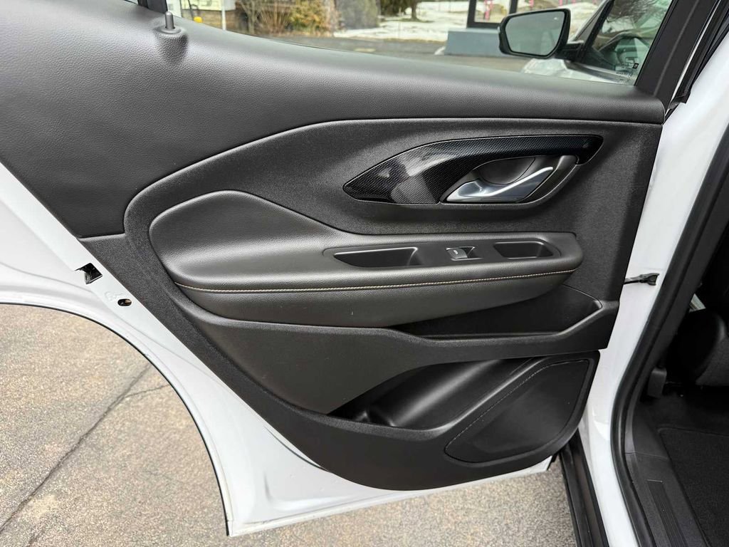 Used 2023 GMC Terrain AT4 image 21