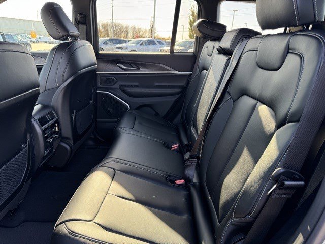 New 2025 Jeep Grand Cherokee Limited image 28