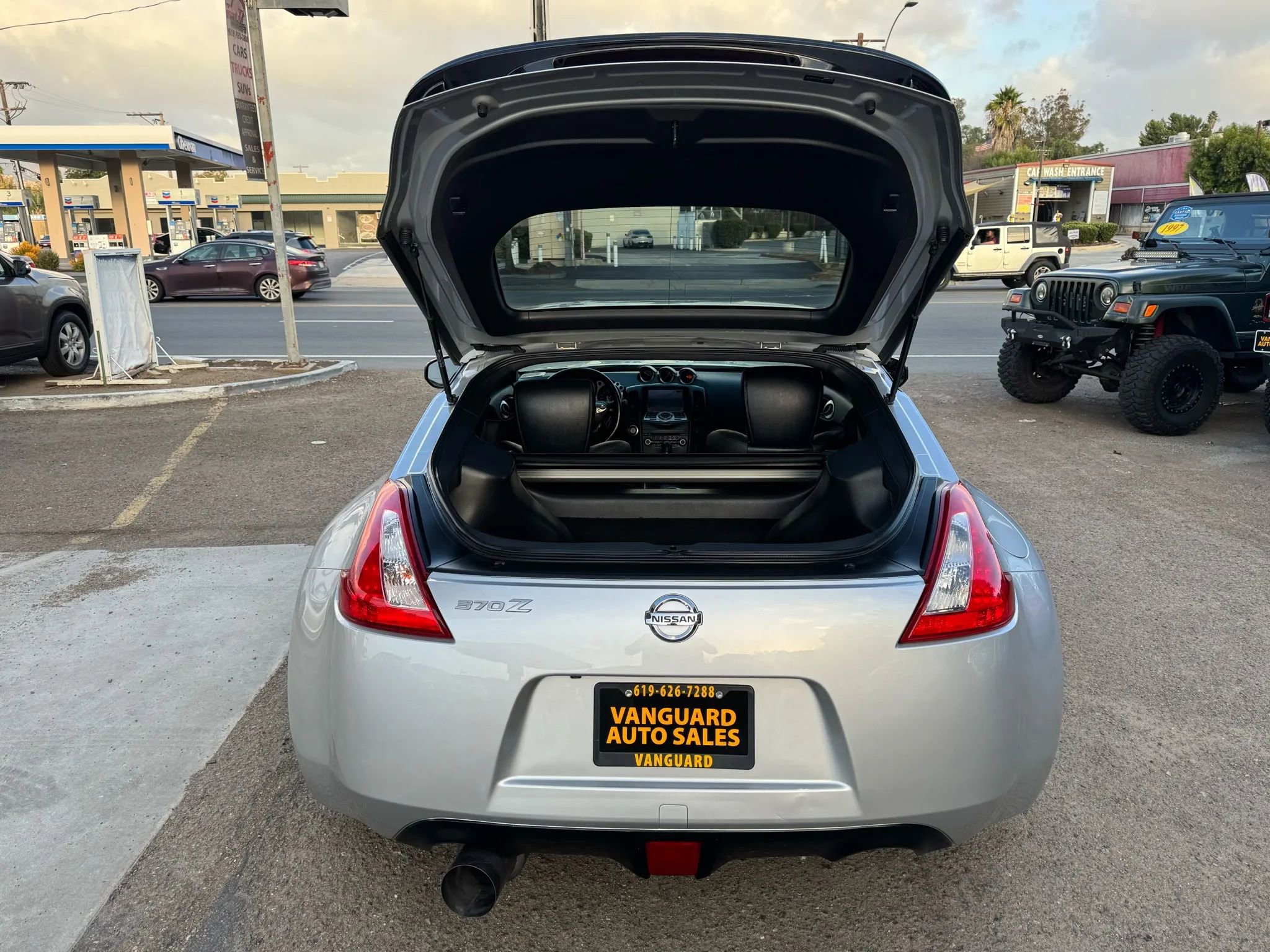 Used 2018 Nissan 370Z Touring image 28
