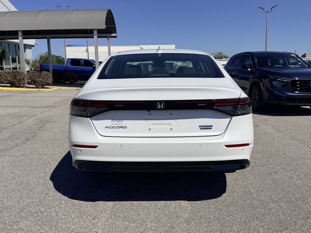Used 2025 Honda Accord Touring image 5