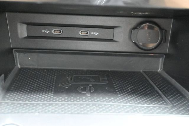 Used 2022 Volkswagen Tiguan SE R-Line FWD image 29