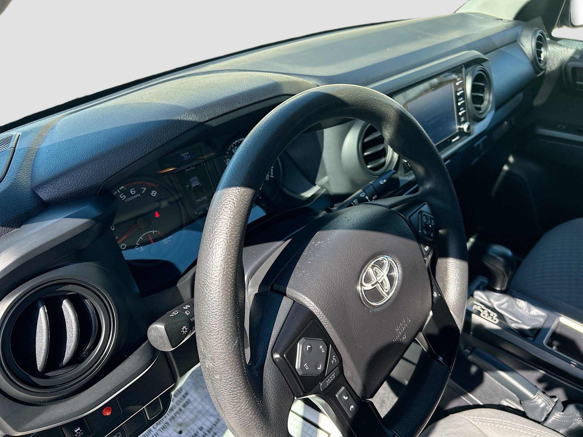 Used 2022 Toyota Tacoma SR image 9