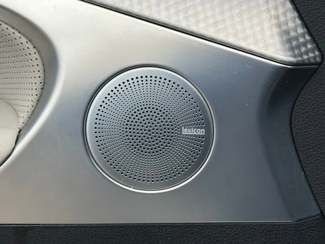 Used 2023 Genesis G70 2.0T w/ Sport Prestige Package image 17