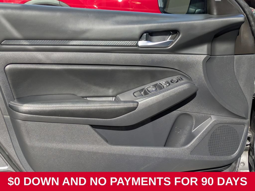 Used 2025 Nissan Altima 2.5 SV FWD image 11