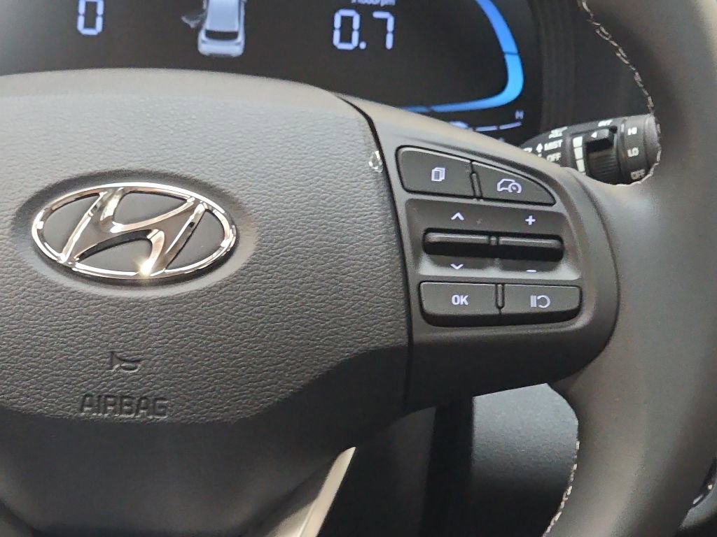 Used 2026 Hyundai Venue SEL FWD image 17