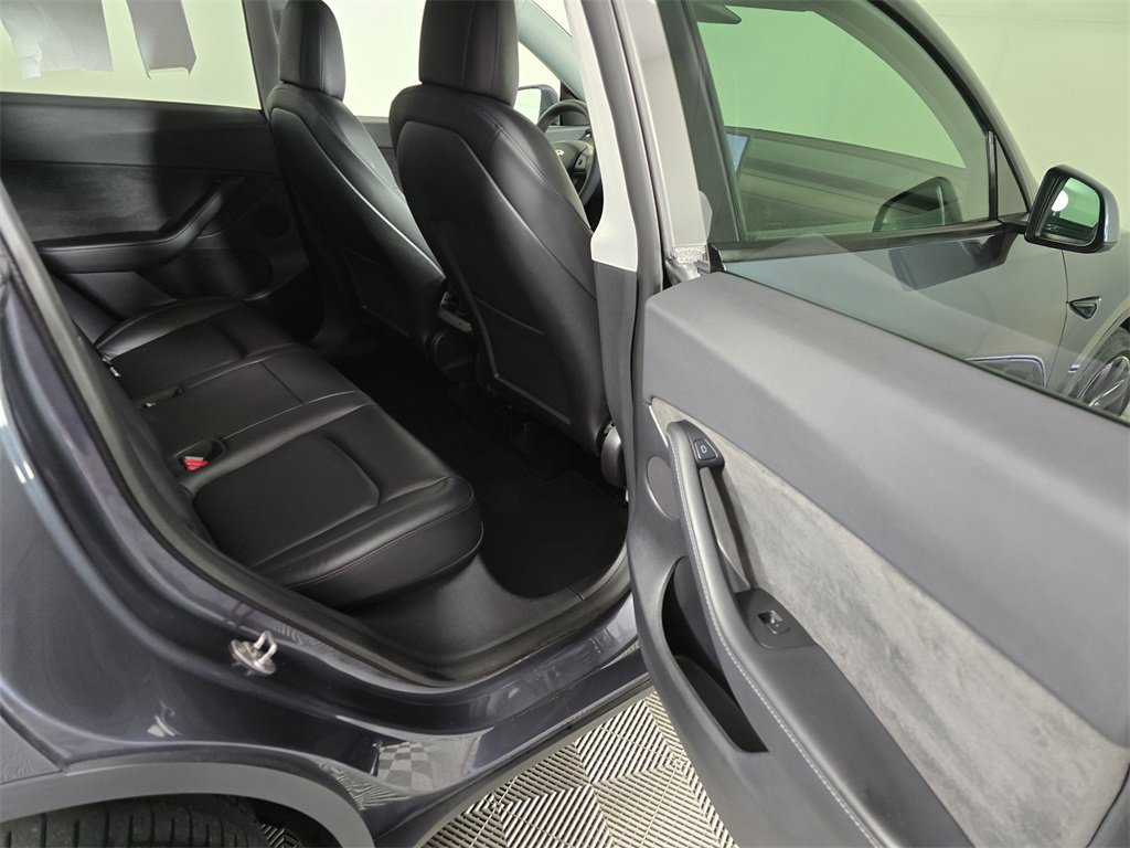 Used 2021 Tesla Model Y Long Range image 13