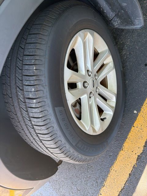 Used 2017 Ford Explorer XLT image 8