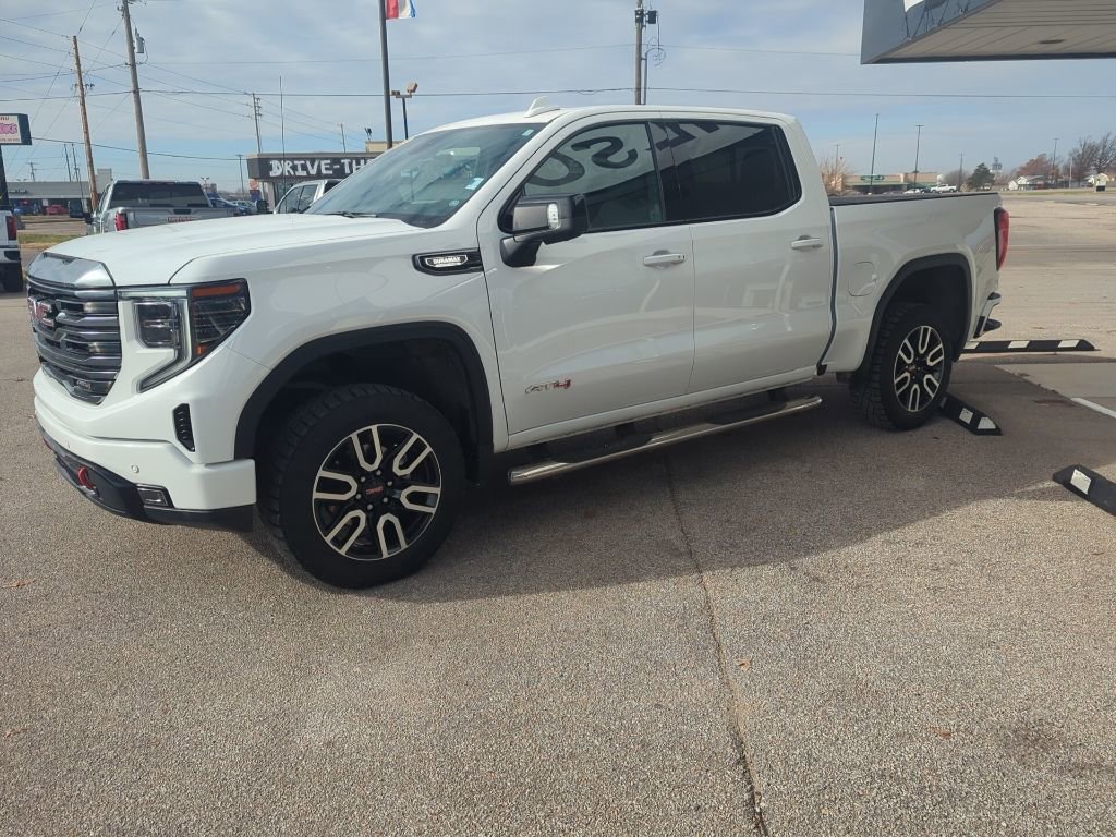 Used 2024 GMC Sierra 1500 AT4 w/ Technology Package image 3