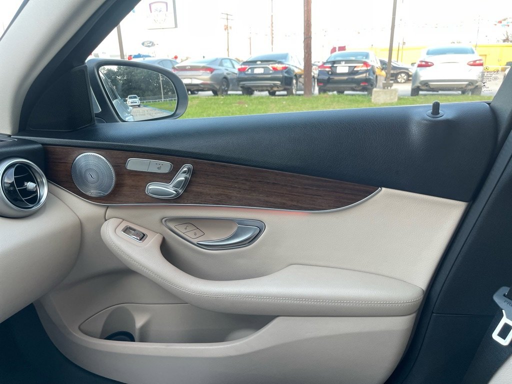 Used 2021 Mercedes-Benz C 300 4MATIC Sedan image 10