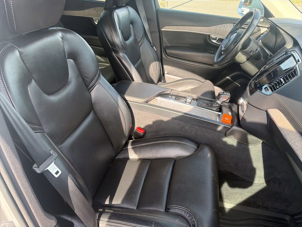 Used 2022 Volvo XC90 T6 Inscription w/ Advanced Package image 28