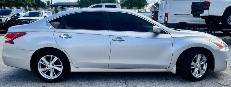 Used 2013 Nissan Altima 2.5 SV FWD image 6
