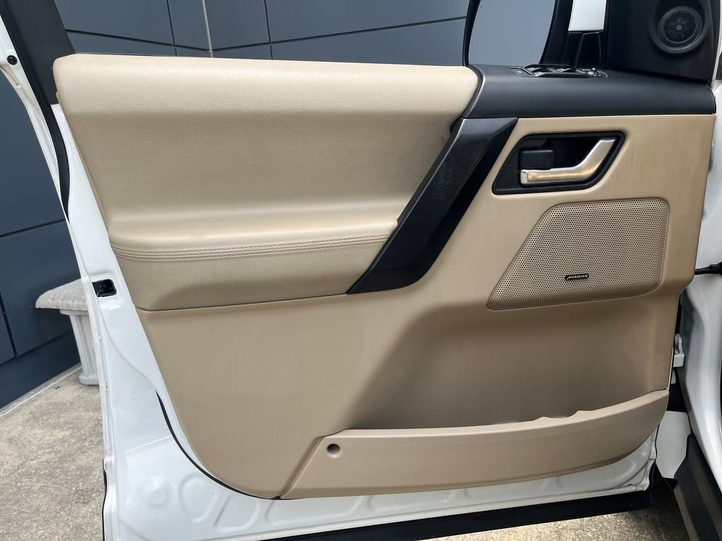 Used 2014 Land Rover LR2 AWD/4WD image 11
