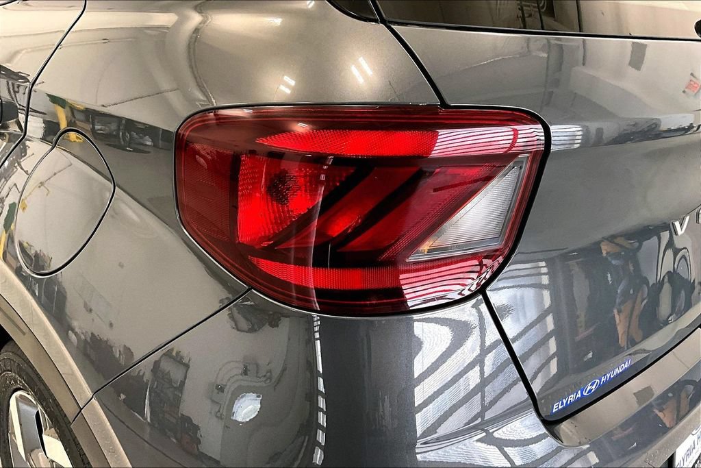 Used 2025 Hyundai Venue SEL FWD image 31