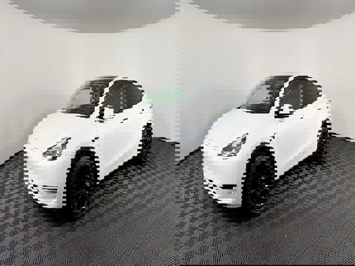 Used 2020 Tesla Model Y Long Range image 2