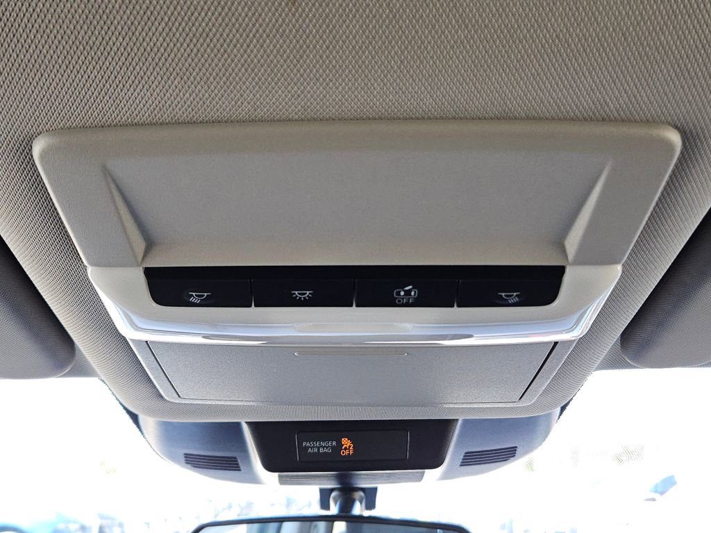 Used 2023 Nissan Rogue S image 25