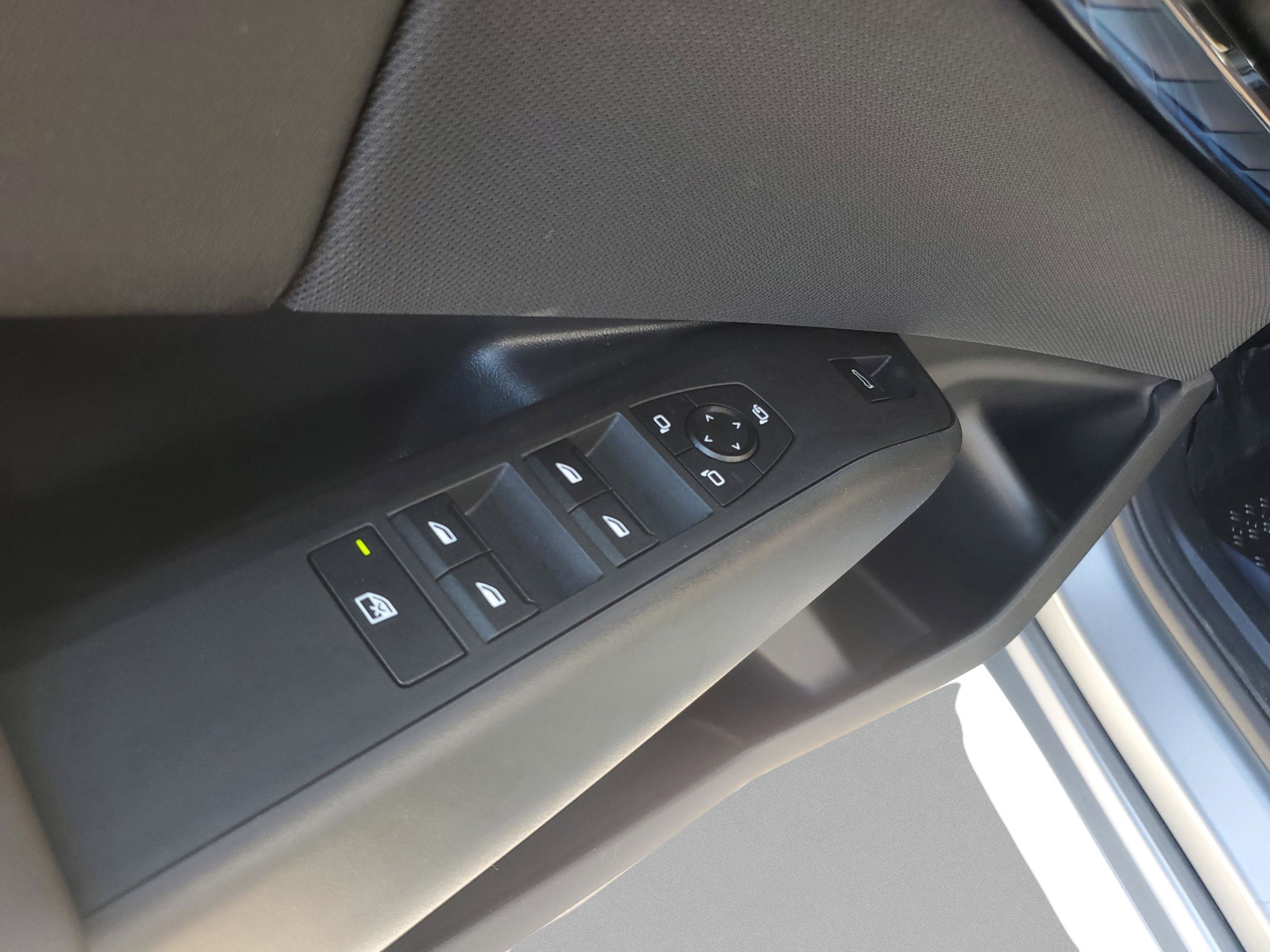 Used 2025 BMW X3 xDrive30i w/ Premium Package image 18