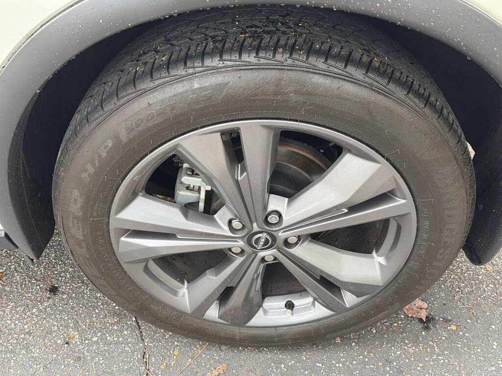 Certified 2024 Nissan Murano Platinum w/ Cargo Package image 12