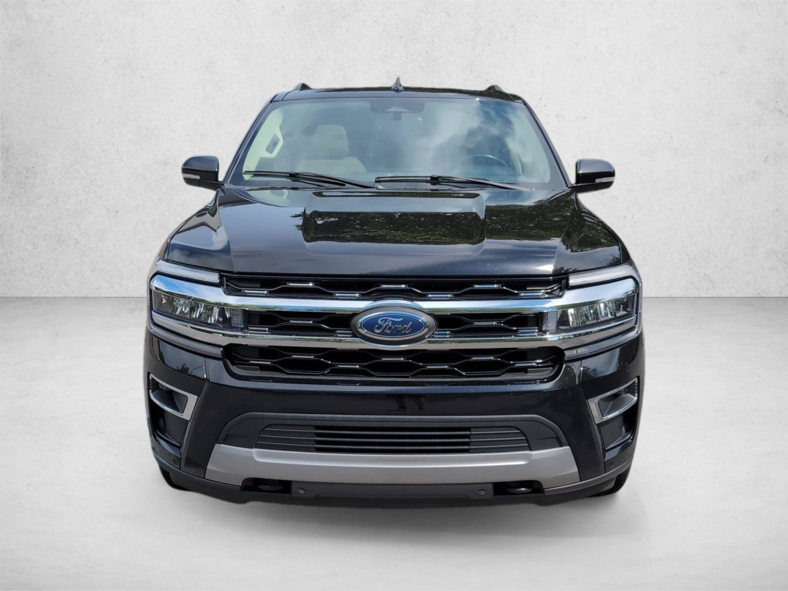 Used 2023 Ford Expedition Max Limited AWD/4WD image 2