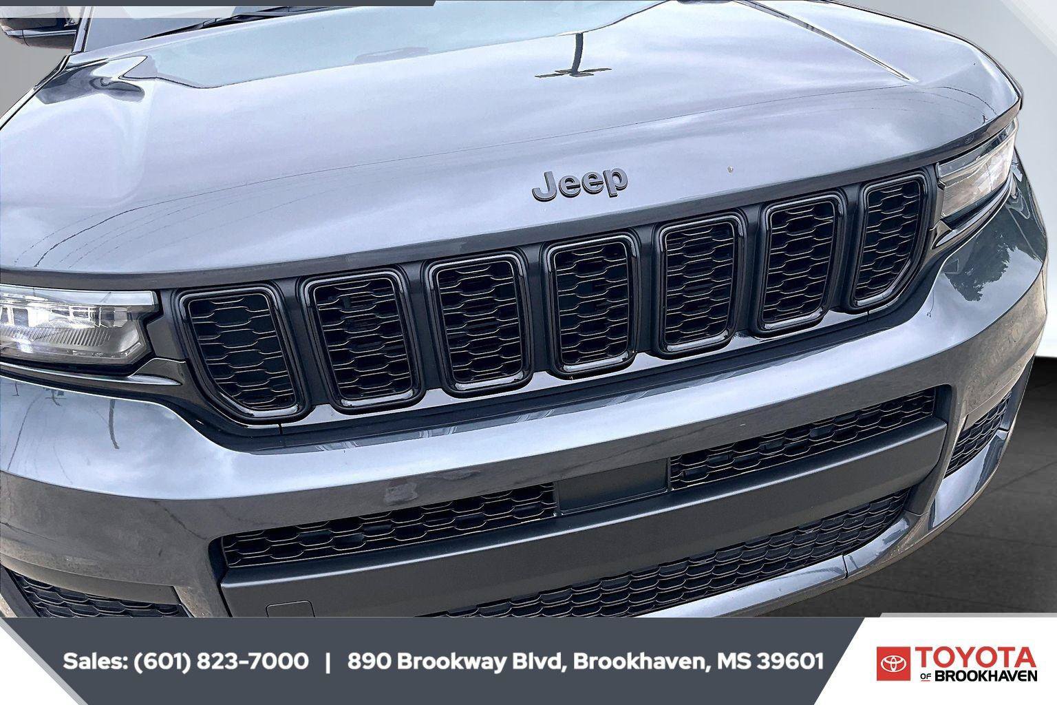 Used 2023 Jeep Grand Cherokee L Laredo AWD/4WD image 22