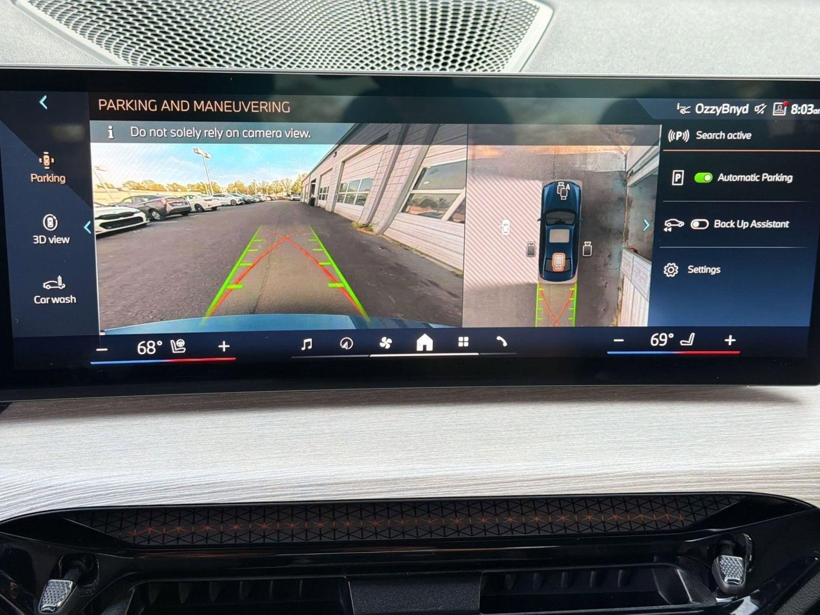 Certified 2025 BMW 330i Sedan image 23