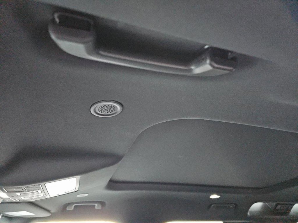 Used 2024 Land Rover Defender 110 S image 8