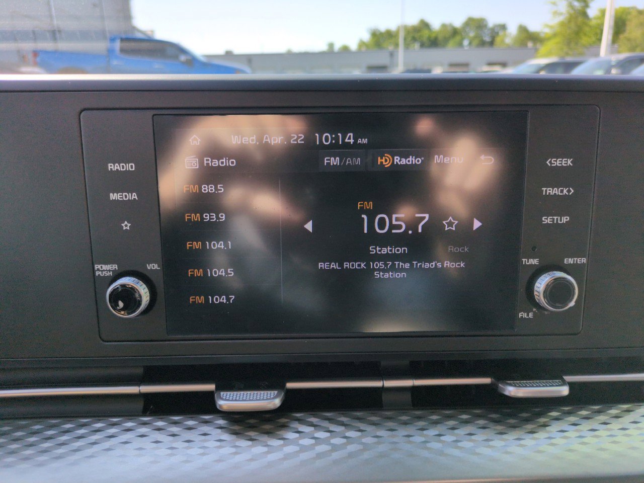 Used 2023 Kia Carnival LX FWD image 24