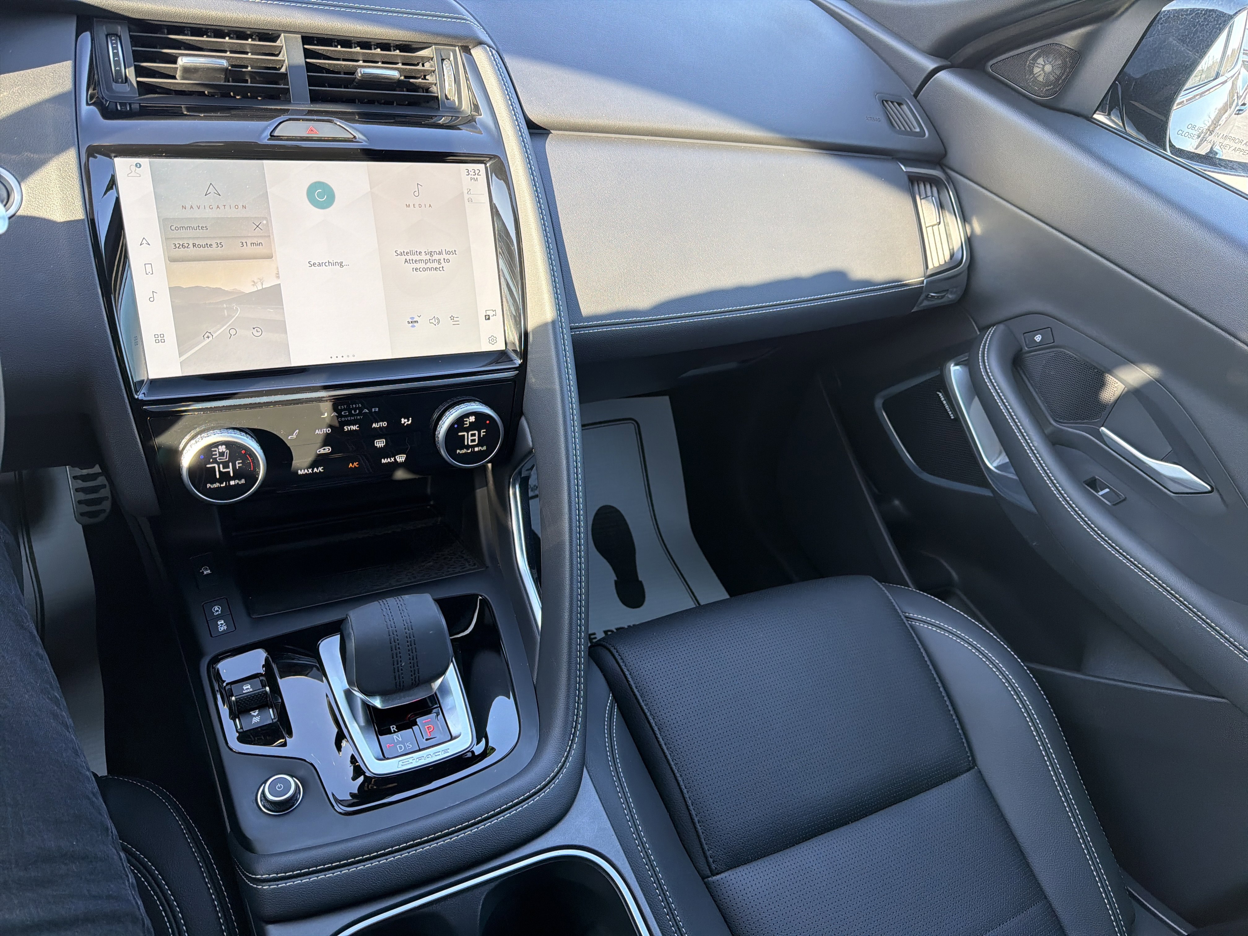 Used 2024 Jaguar E-PACE R-Dynamic SE image 22