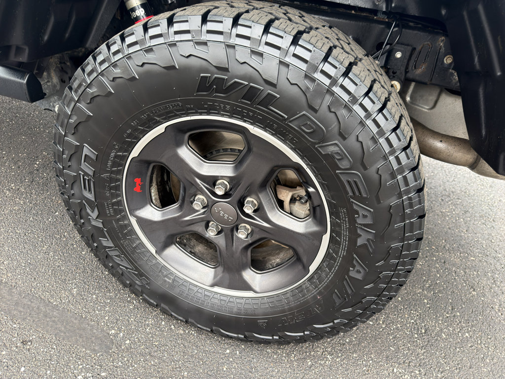 Used 2022 Jeep Gladiator Rubicon w/ Cold Weather Group image 9