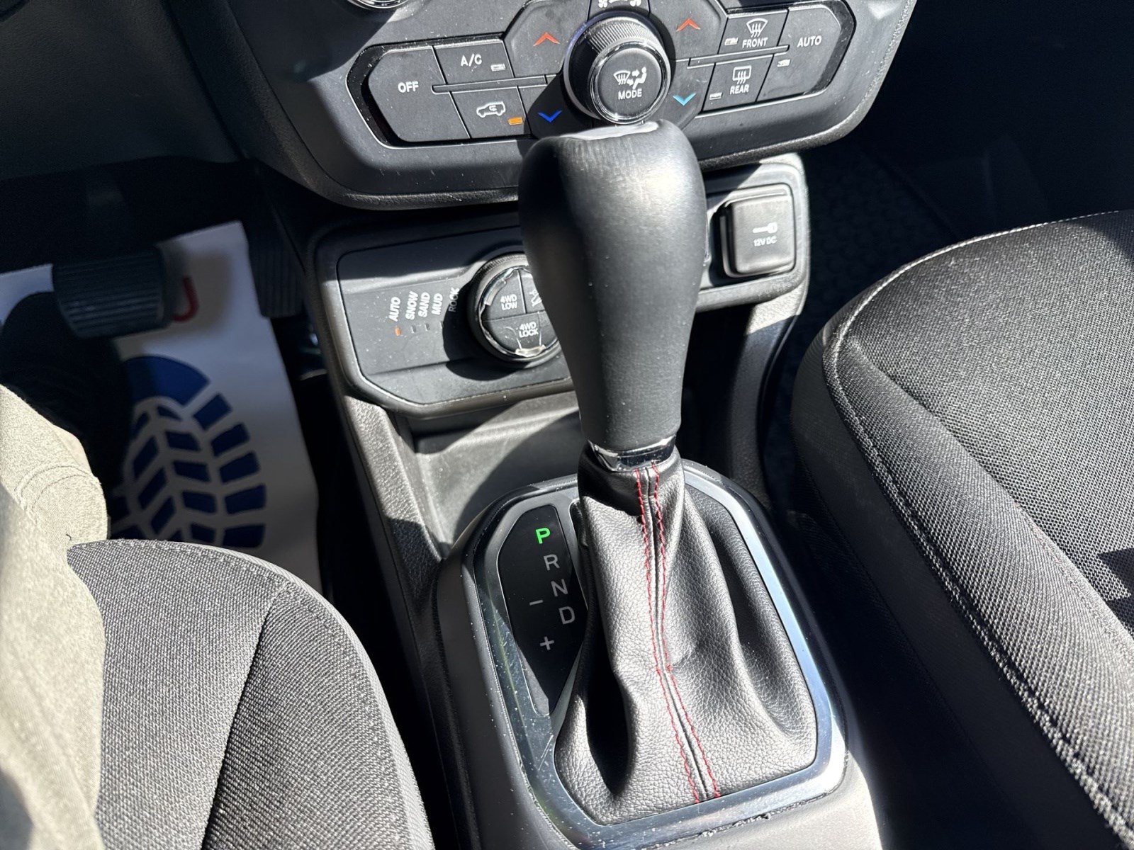 Used 2023 Jeep Renegade Trailhawk AWD/4WD image 20