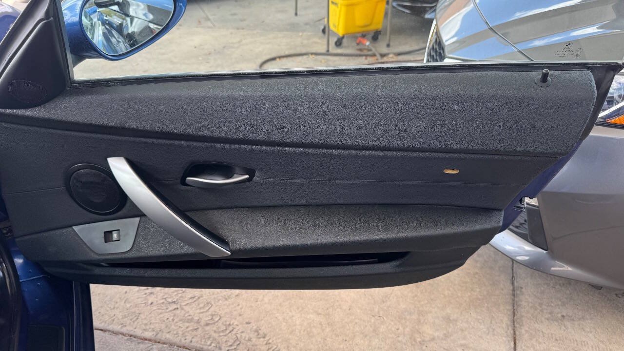 Used 2007 BMW Z4 3.0i RWD image 14