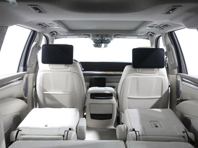New 2025 Cadillac Escalade ESV Premium Luxury Platinum w/ LPO, Floor Liner Package image 23